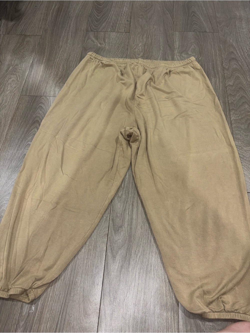 Aerie Cuffed Sweatpants in Khaki color